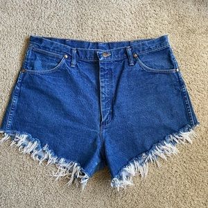 Wrangler High Waisted Raw Hem Jean Short-14